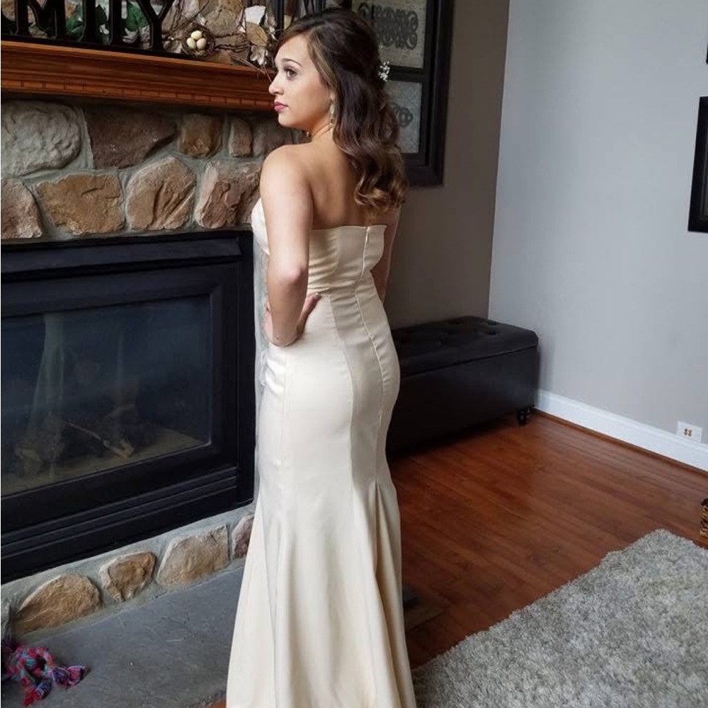 Cream/Champagne Gown with Yellow Undertones! Built in Corset